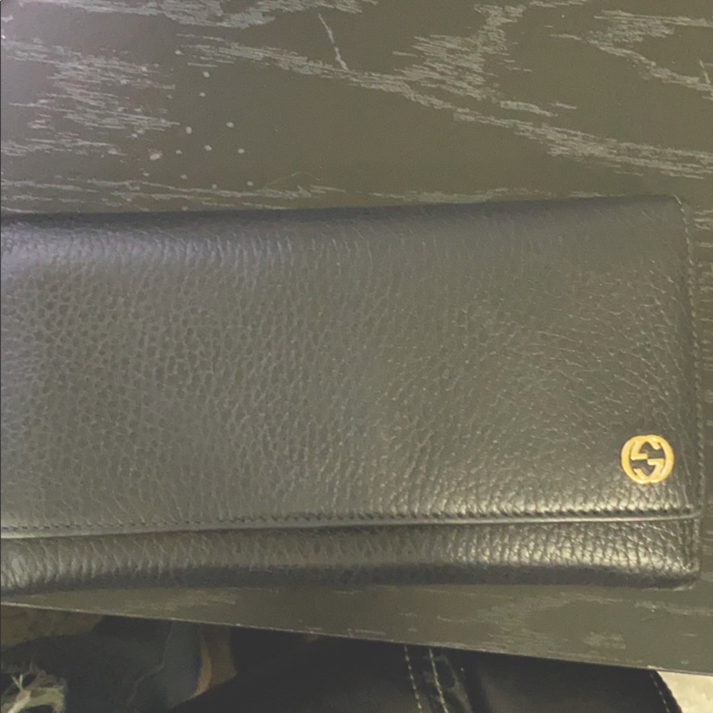 Authentic Gucci wallet